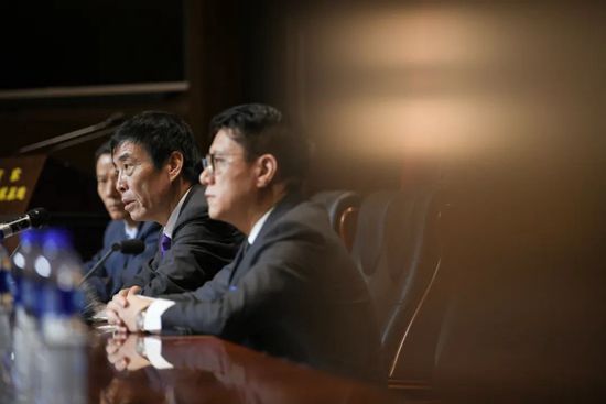 ”“吉拉西在今夏决定加入斯图加特，尽管他收到了海外俱乐部的报价，在那里他能赚到更多的钱。